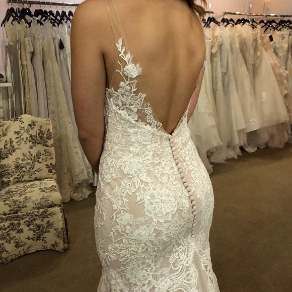 Justin Alexander Dresses & Skirts - Ivory brand new/never worn wedding gown